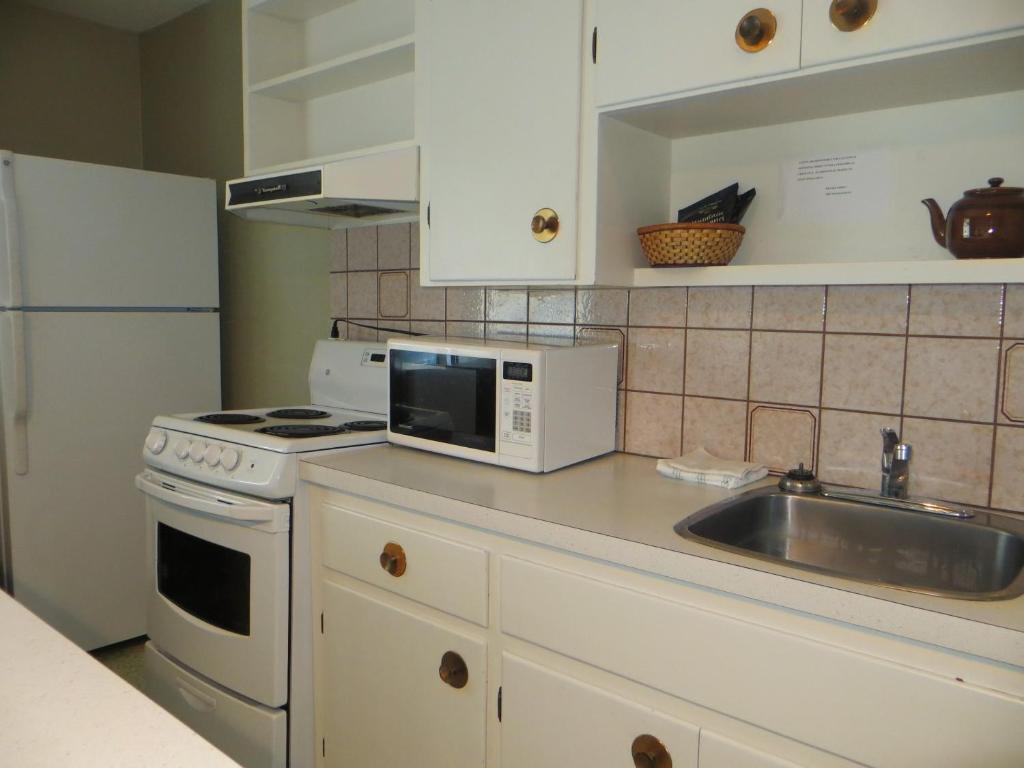 Harrison Village Motel Harrison Hot Springs Ruang foto